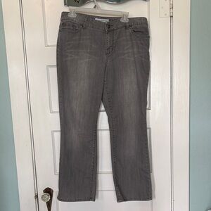 Chico’s Platinum Denim Gray Ultimate Fit Bootleg-Leg Jeans Size 2 (US12) Short
